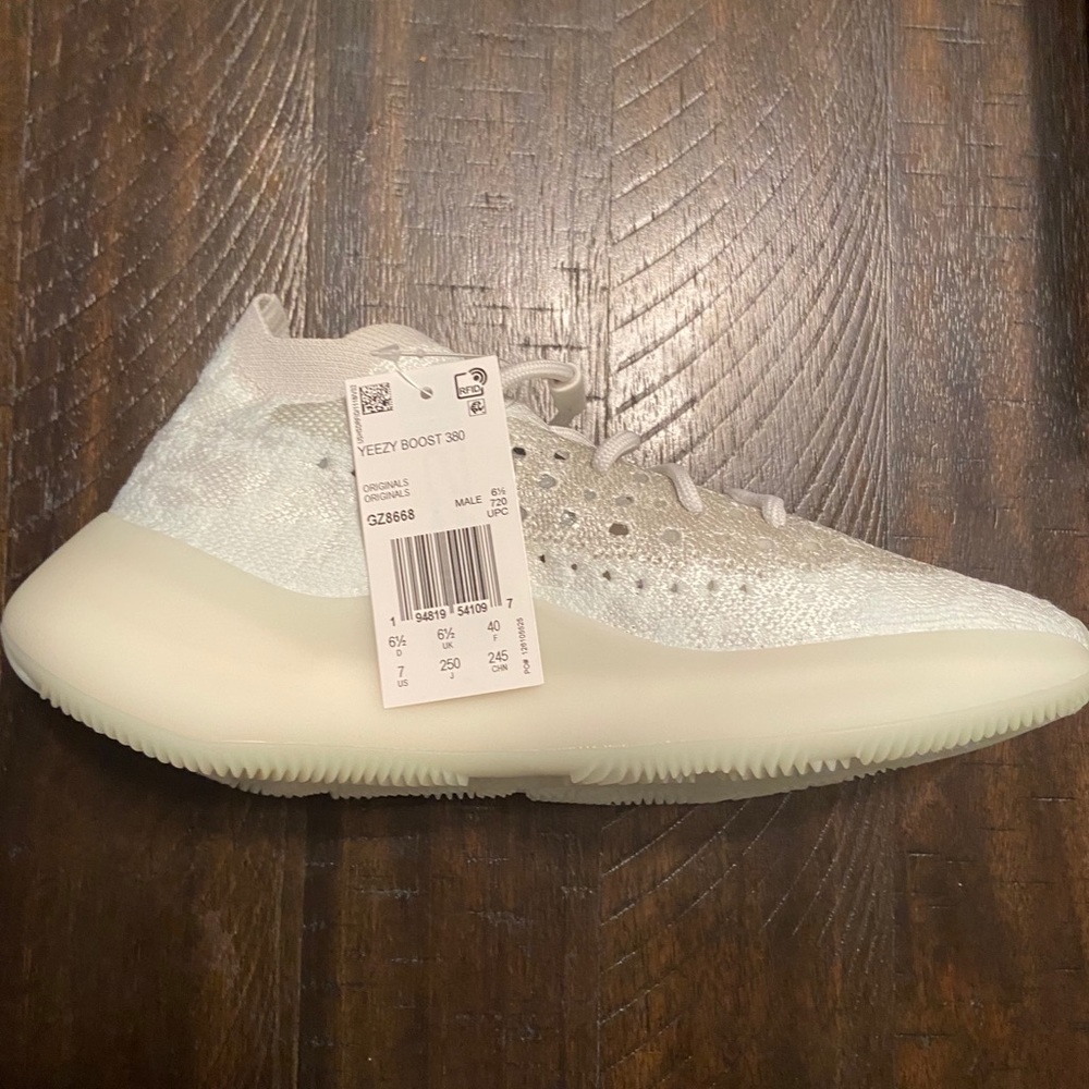 Yeezy‘s Original size 7